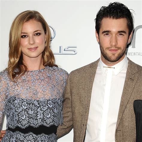 when did emily vancamp and josh start dating